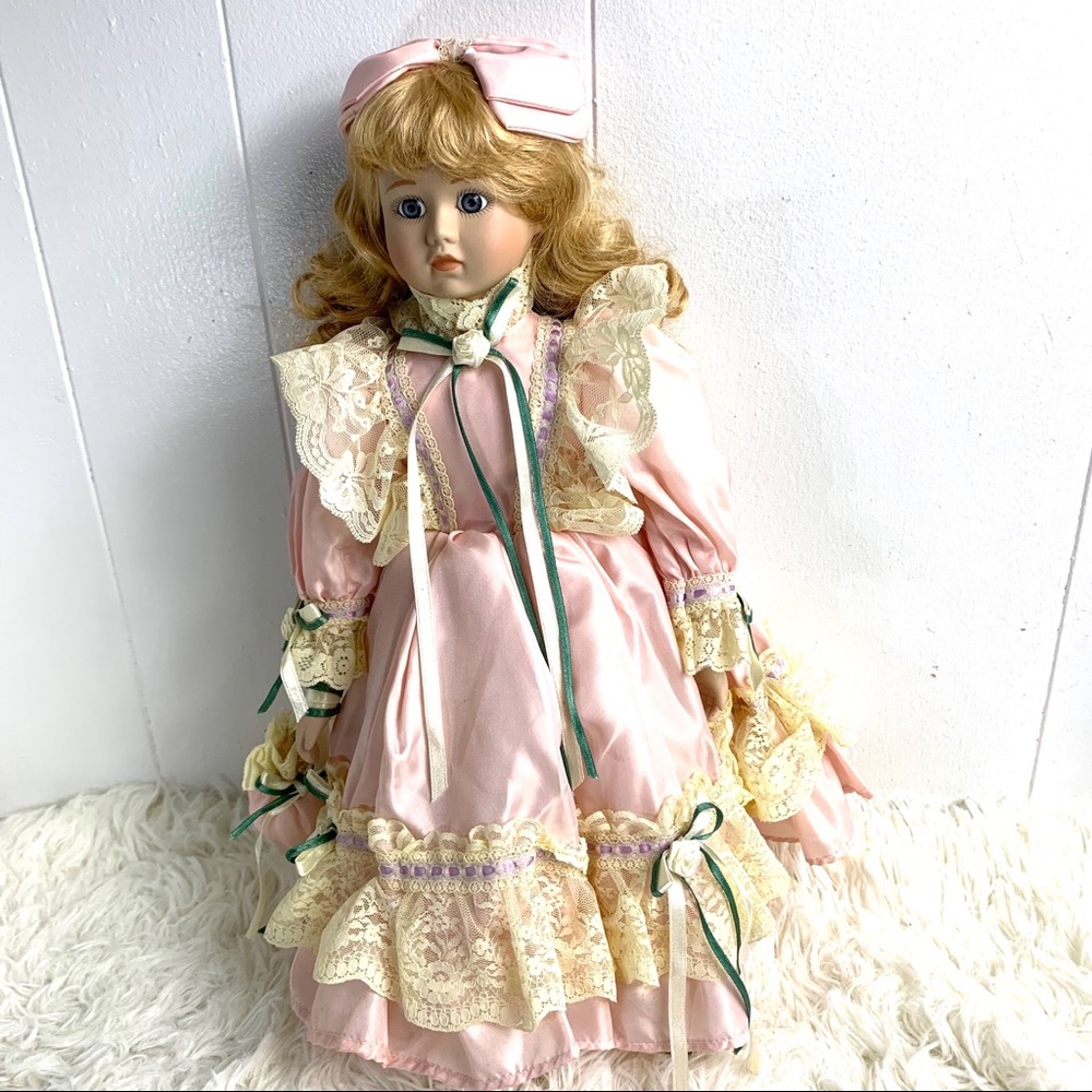 Heritage House Laura Limited edition Musical Doll